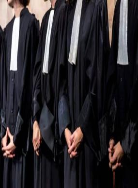 الحكومة تصادق على مشروع القانون المتعلق بتنظيم مهنة المحاماة ..