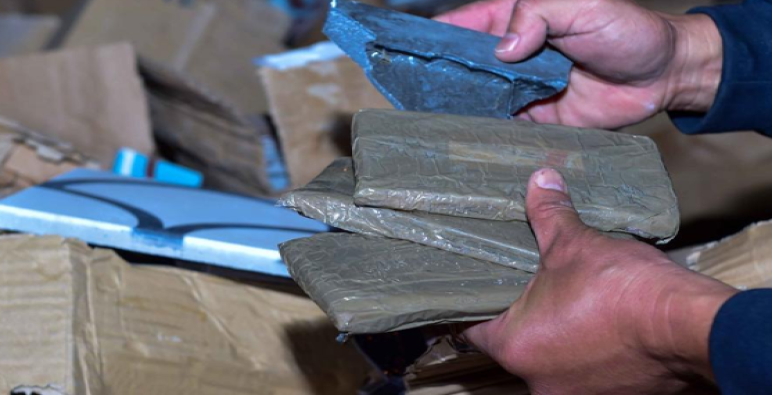 إحباط عملية تهريب كمية مهمة من مخدر الشيرا تقدر ب 29,5 كيلوغرام ..