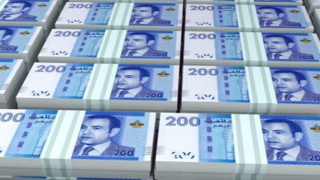الأبناك والمغاربة وثروات بحجم677 مليار درهم في الحسابات المصرفية ..