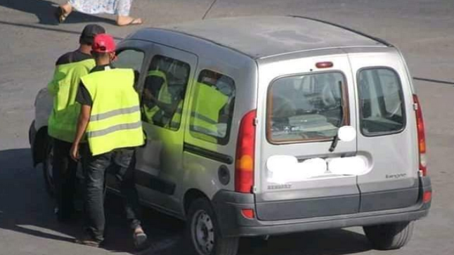 تازة: لا حق لاصحاب الجيلي الاصفر المطالبة بواجبات مقابل ركن السيارات
