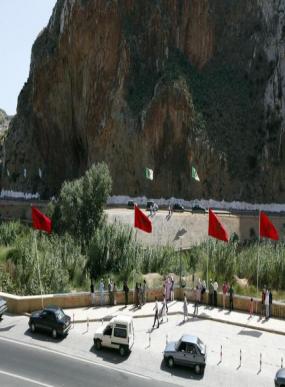 إعتقال 16 جنديا مغربيا على الشريط الحدودي الشرقي ضواحي وجدة..